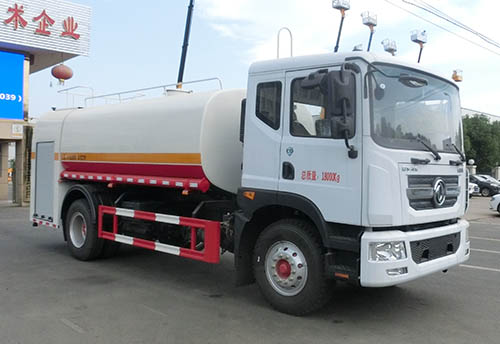 東風(fēng)多利卡12.5噸消防灑水車(chē)